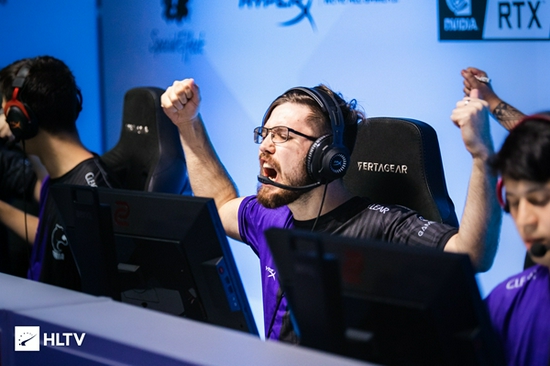 深蓝汽车探索新能源驾驶新模式